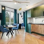 Stylish Korzenna Perfect For Remote Work With An Excellent Location By Renters 아파트 그단스크